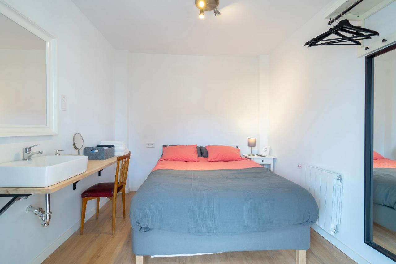 Independent Room Close To Ifema Y Aeropuertob 马德里 外观 照片