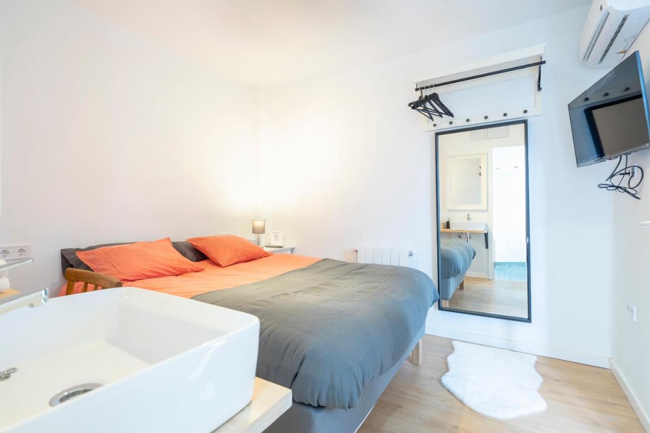 Independent Room Close To Ifema Y Aeropuertob 马德里 外观 照片